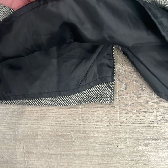 GUC H&M Work Grey and Black Chevron Fitted Suit Back Zip Dress Size 4 Sleeveless - Picture 2 of 6